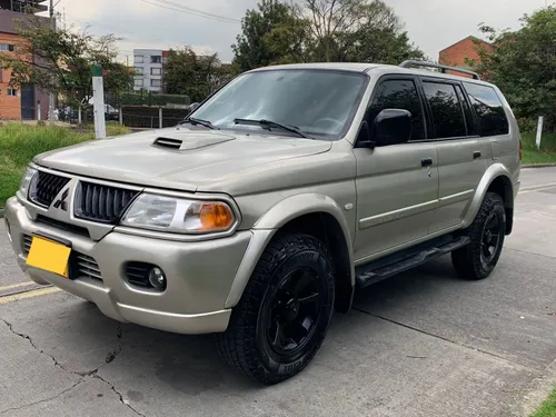 Mitsubishi Nativa GLS 2009