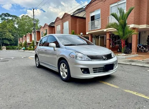 Nissan Tiida 2012