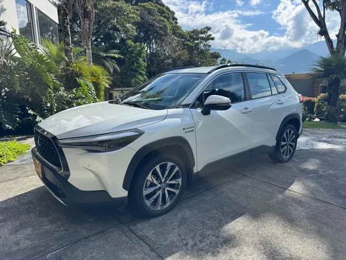 Toyota Corolla cross SEG híbrida 