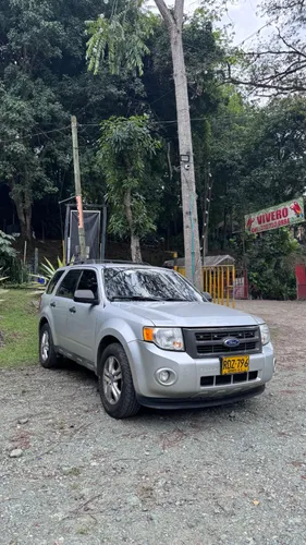 Ford escape XLT 2011 4x4 