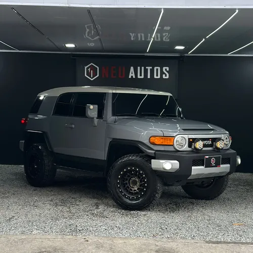 TOYOTA FJ CRUISER B2 2022