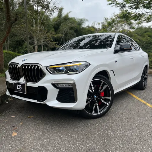 BMW X6 M50i 2021