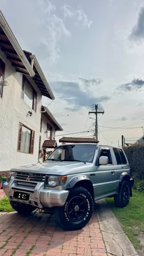 Mitsubishi Montero 1999