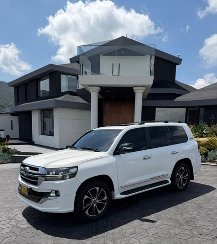 Toyota Sahara lc200 VXR 2013 