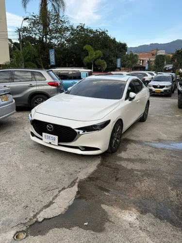 MAZDA 3 GRAND TOURING