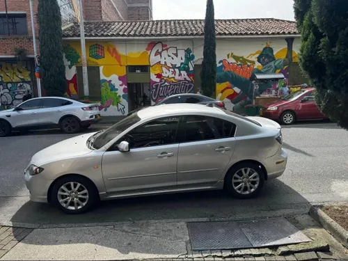 Mazda 3  Sedan 2010