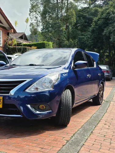 NISSAN Versa 2019