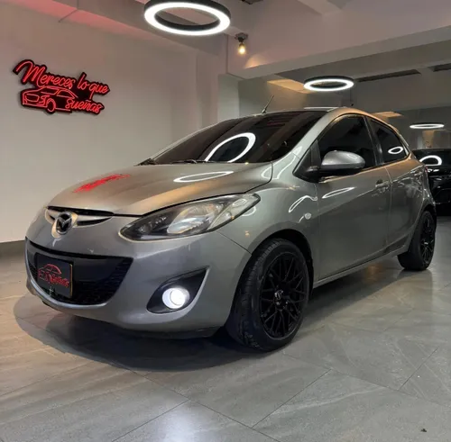 Mazda 2 2015