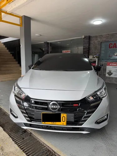 Nissan versa SR 2024