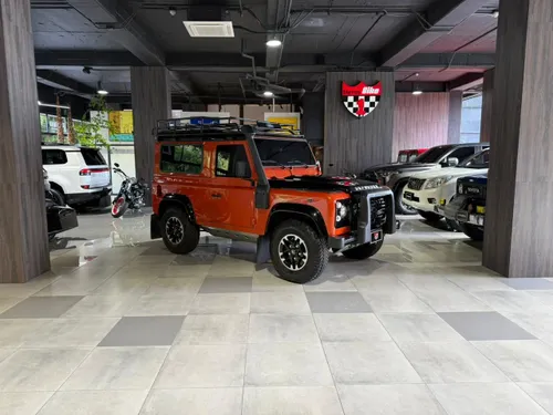 LAND ROVER DEFENDER 90