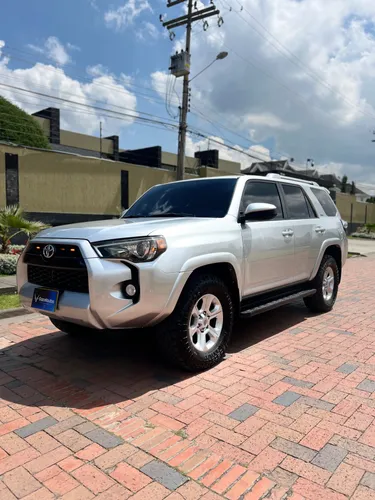 TOYOTA 4RUNNER SR5