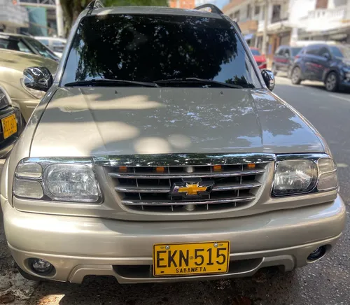 CHEVROLET GRAND VITARA 2000 C.C MODELO 2003 COLOR GRIS GRANITO FULL EQUIPO 4X4  EXCELENTE ESTADO TODO AL DIA LISTO PARA TRASPASO 
