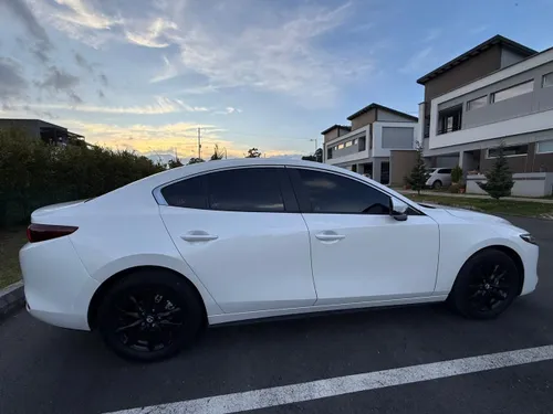Mazda 3 Touring cuero 