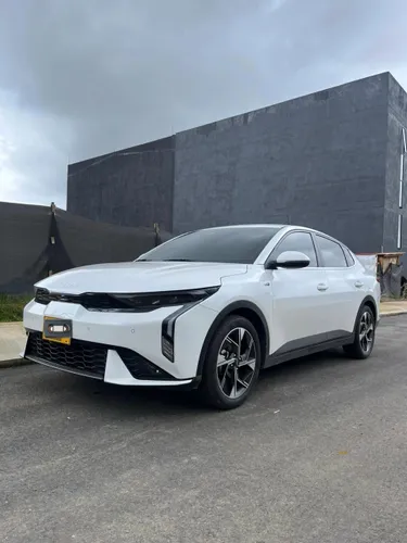 Kia k3 GT LINE 2025