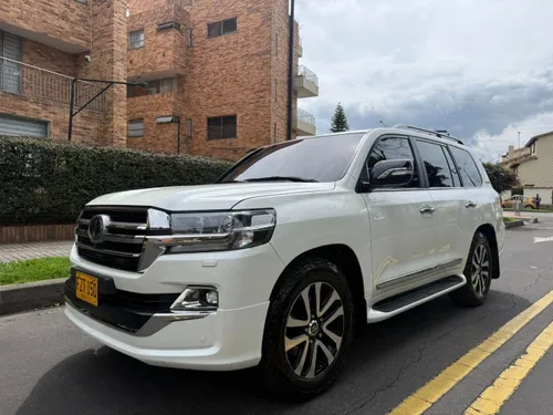 TOYOTA LAND CRUISER SAHARA LC200 BLINDADA 