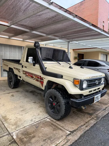 TOYOTA LAND CRUISER FZJ75 1997 