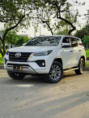 TOYOTA FORTUNER 4X4 DIÉSEL 2023