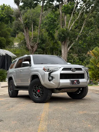 TOYOTA 4RUNNER SR5  2022  4.0  4x4 
