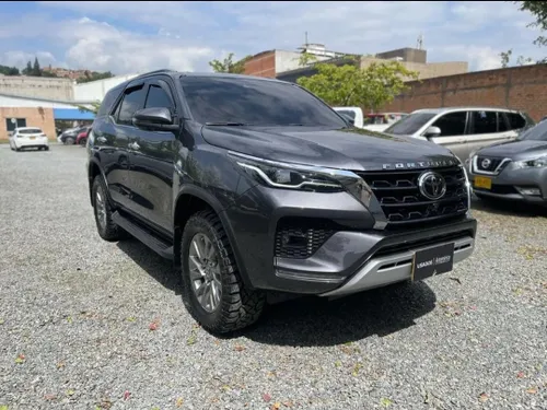 Toyota Fortuner SRV 2024