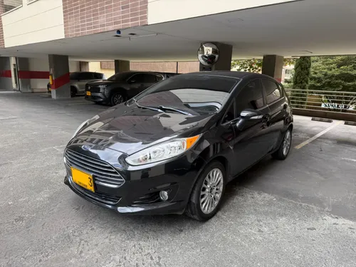 Ford Fiesta Titanium Hatchback