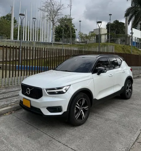 Volvo XC 40 T4 R-DESIGN