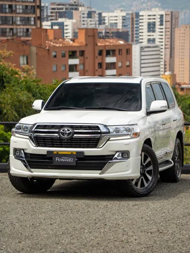 Toyota Land Cruiser Sahara  Lc200 VXR v8 2018 