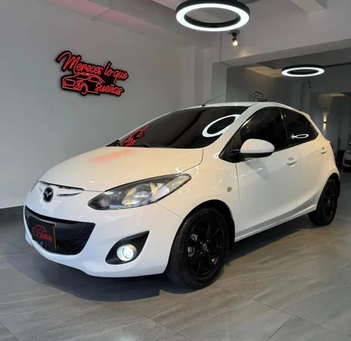 Mazda 2 2015