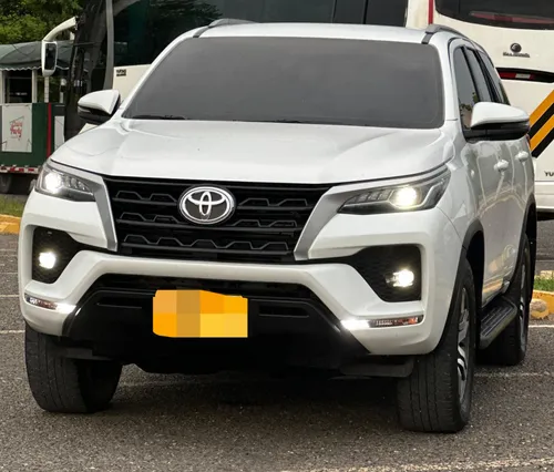 Toyota Fortuner Sr 2.4 2023