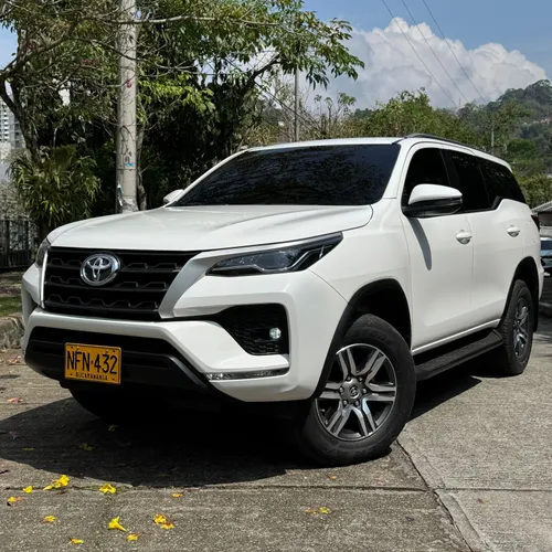 Toyota Fortuner SR 2023 diesel 