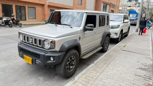 Suzuki Jimny AT 2025 la full 4x4