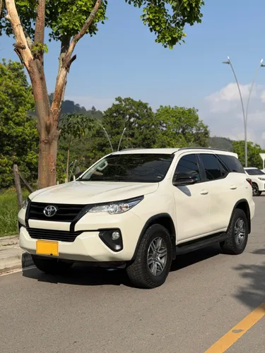 Toyota fortuner Sr 2020 diesel 2.4