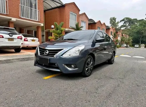 Nissan Versa Advance 2016