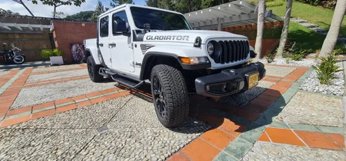 Jeep Gladiator Willys 2024