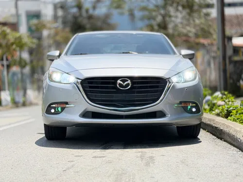 Mazda 3 Touring segunda serie 2018