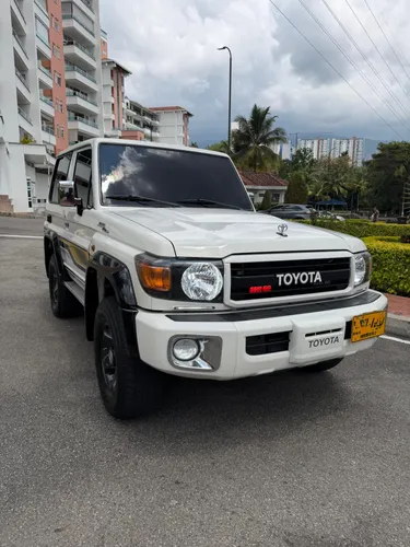 Toyota Land Cruiser GRJ 71