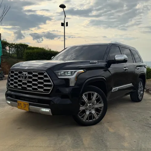 Toyota Sequoia Capstone Híbrida 2024