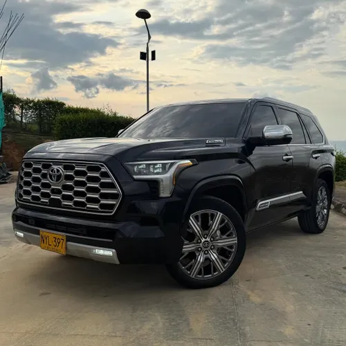 Toyota sequoia Edicion Capstone HIBRIDA 2024