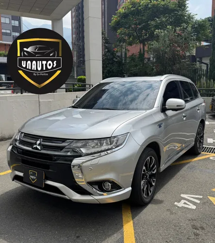 Mitsubishi Outlander 4X4 PHEV Hybrida 2 motores electricos