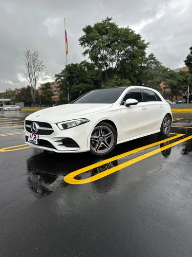 Mercedes-Benz A200 AMG Line 2022