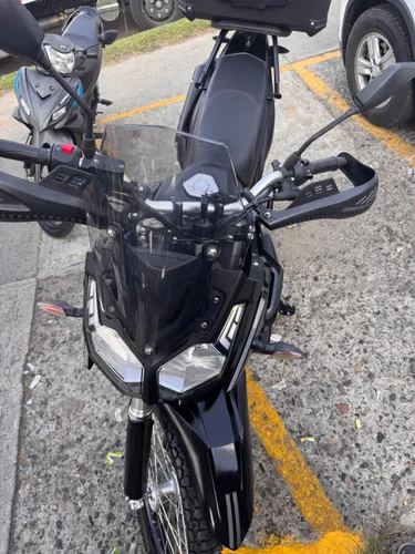 AKT RALLY 300 MODELO 2026  NEGRA  OPORTUNIDAD