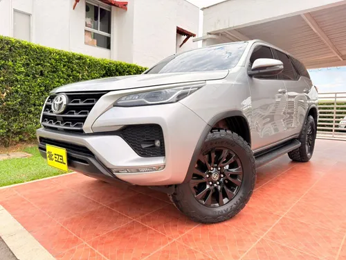 TOYOTA FORTUNER 2021 