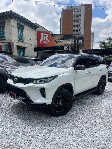 TOYOTA FORTUNER 2.8 SRX 4x4 2022