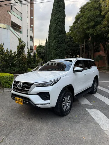 Toyota Fortuner 4X2 Diesel 2.4  At 2023