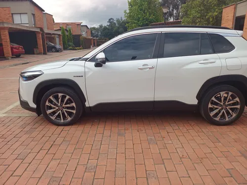 Toyota Corolla Cross Híbrido 