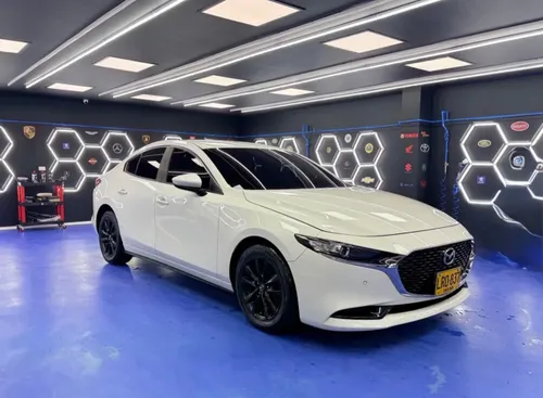 Mazda 3 223 touring híbrido