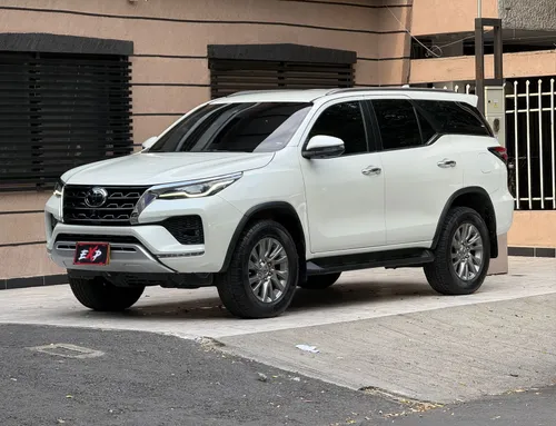 TOYOTA FORTUNER SRV 2.4 DIESEL 2022