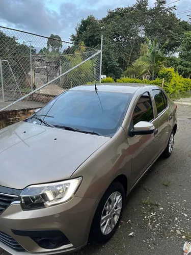 Renault logan life 2023