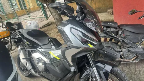 Honda X adv 750