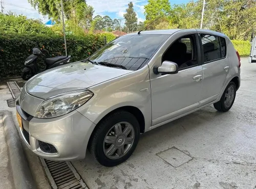 Renault Sandero intens 2016