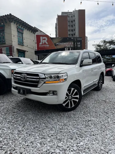 TOYOTA SÁHARA LAND CRUISER LC200 2014